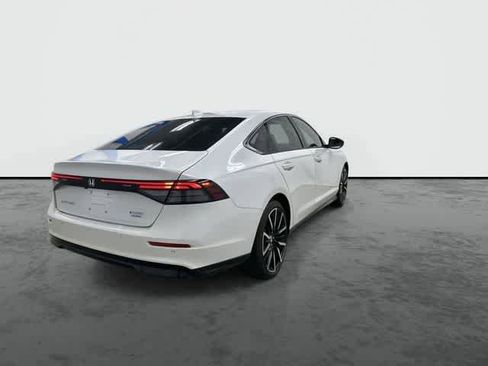 Used 2024 Honda Accord Touring image 3