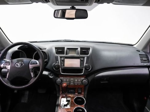 Used 2013 Toyota Highlander Limited image 19