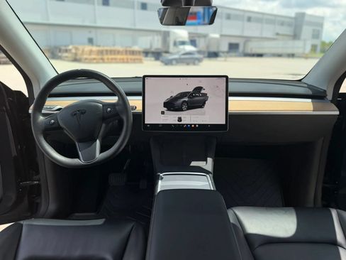 Used 2023 Tesla Model Y Long Range AWD/4WD image 25