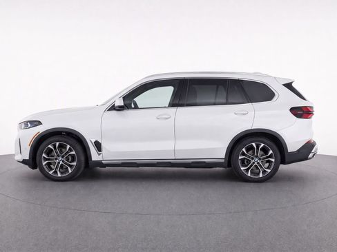 Certified 2024 BMW X5 sDrive40i w/ Premium Package RWD image 3