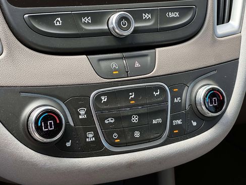 Used 2023 Chevrolet Malibu LT FWD image 28