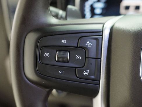 Used 2024 GMC Sierra 1500 SLT RWD image 9