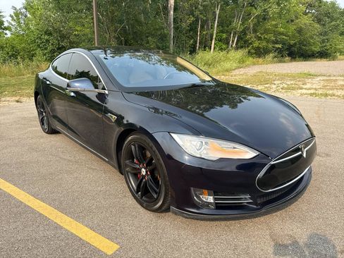 Used 2013 Tesla Model S RWD image 3