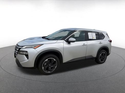 Used 2025 Nissan Rogue SV FWD image 7