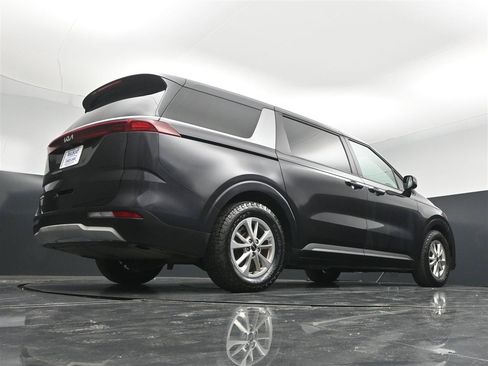 Used 2023 Kia Carnival LX FWD image 31
