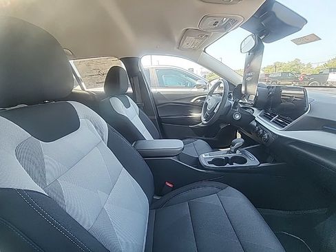 New 2026 Chevrolet Trax LS w/ LS Convenience Package FWD image 3
