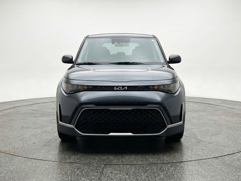 Used 2025 Kia Soul LX w/ LX Technology Package FWD image 2