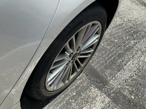 Used 2014 Ford Fusion SE w/ Equipment Group 202A FWD image 16
