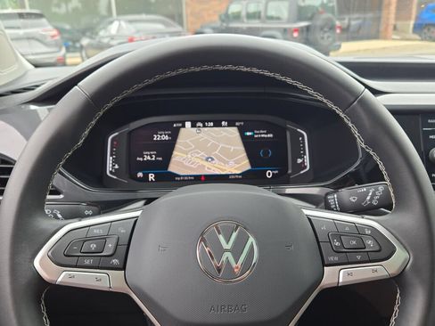 Used 2023 Volkswagen Taos SEL AWD/4WD image 39