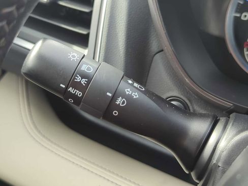 Used 2022 Subaru Ascent Limited w/ Technology Package image 28