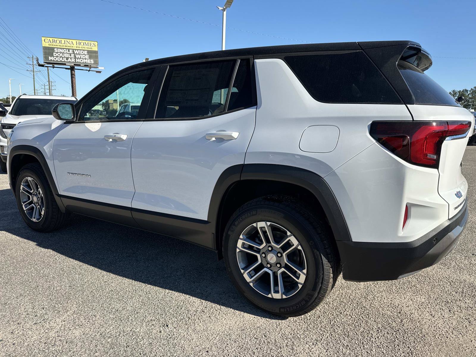 New 2027 GMC Terrain Elevation w/ LPO, Floor Liner Package FWD image 5