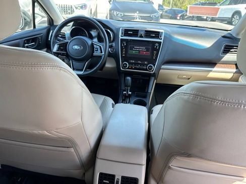Used 2018 Subaru Outback 2.5i Limited AWD/4WD image 7