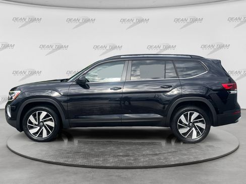 Used 2024 Volkswagen Atlas SE w/ Panoramic Sunroof Package AWD/4WD image 4