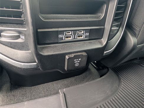 Used 2022 RAM 1500 Big Horn AWD/4WD image 15