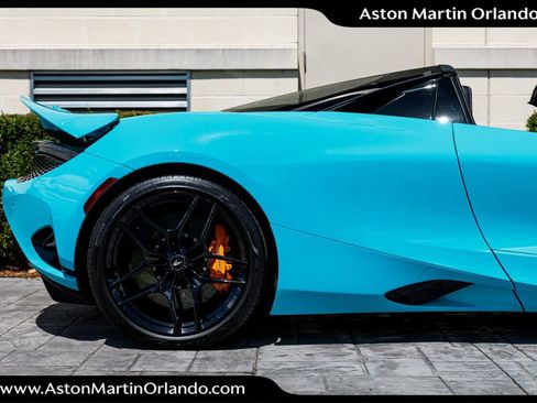 Used 2024 McLaren 750S Spider image 21