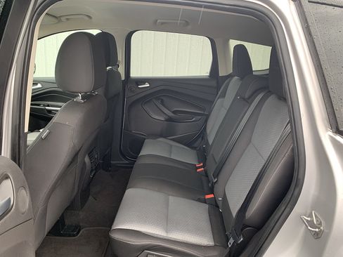 Used 2017 Ford Escape SE w/ Equipment Group 201A FWD image 5