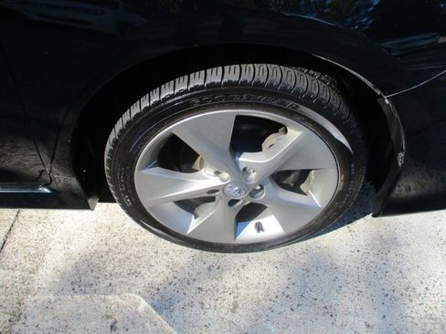 Used 2012 Toyota Camry SE w/ Leather Pkg image 12