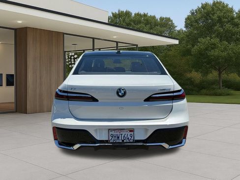 Used 2023 BMW i7 xDrive60 AWD/4WD image 10