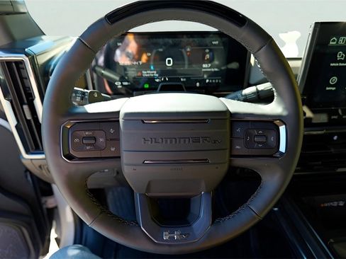 New 2026 GMC Hummer EV 4x4 Crew Cab image 11