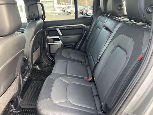 Used 2023 Land Rover Defender 110 X-Dynamic SE image 13