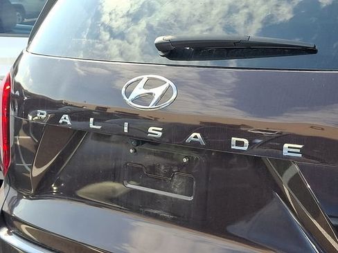 Used 2024 Hyundai Palisade SEL w/ Premium Package AWD/4WD image 5