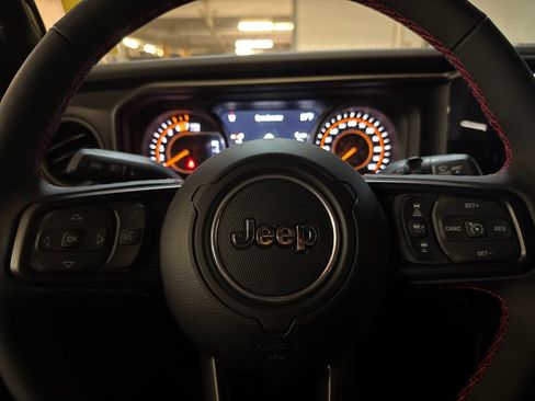 Used 2024 Jeep Wrangler Unlimited Rubicon w/ Convenience Group image 22