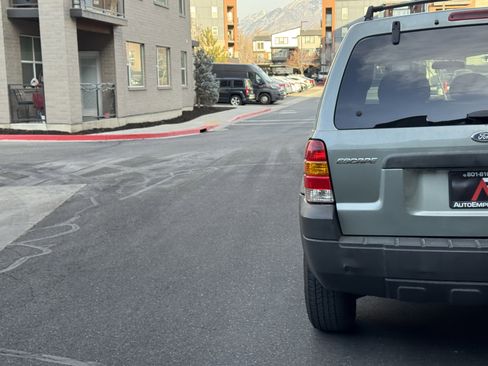 Used 2006 Ford Escape 4WD Hybrid image 5