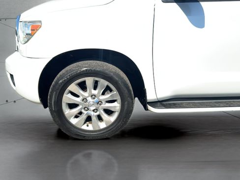 Used 2011 Toyota Sequoia Platinum AWD/4WD image 34