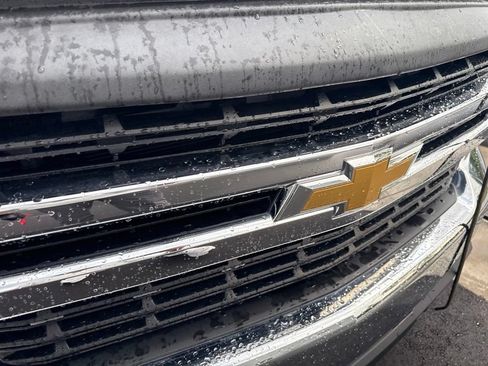 Used 2022 Chevrolet Silverado 1500 LT AWD/4WD image 8