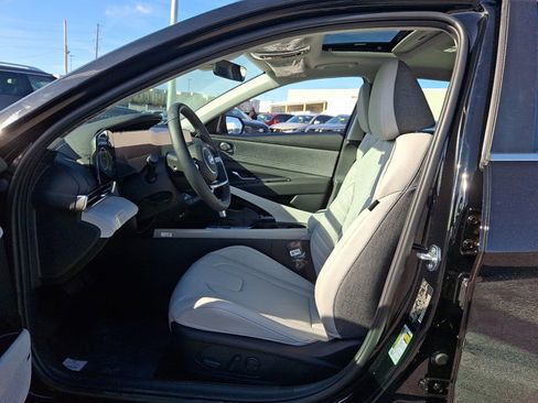 New 2026 Hyundai Elantra Limited image 11