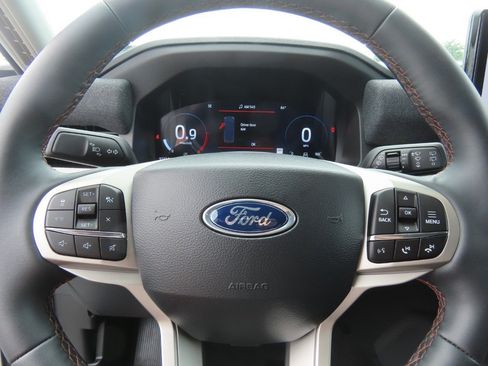 Certified 2025 Ford Explorer Active RWD image 29