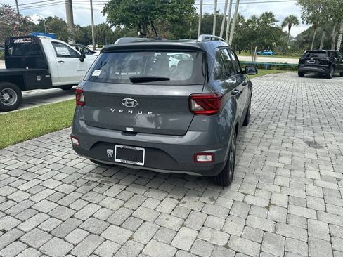 Used 2025 Hyundai Venue SEL FWD image 37