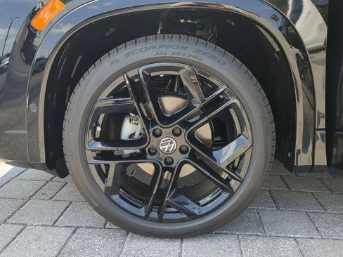 New 2026 Volkswagen Tiguan SE R-Line FWD image 33