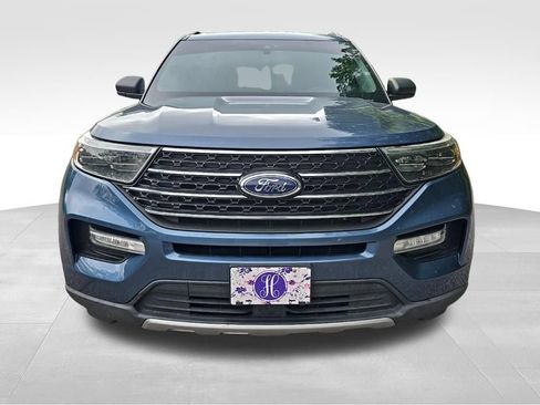Used 2020 Ford Explorer XLT w/ Equipment Group 202A RWD image 9