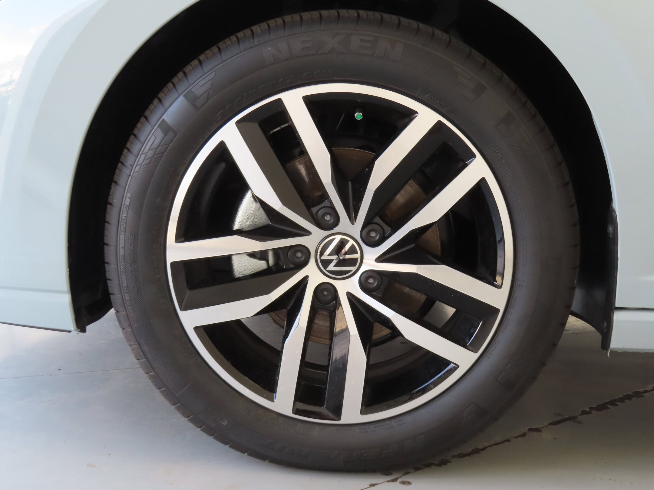 Used 2026 Volkswagen Jetta SE FWD image 26