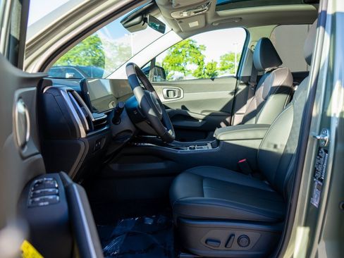 New 2025 Kia Sorento X-Line EX image 11