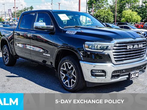Used 2025 RAM 1500 Laramie AWD/4WD image 4