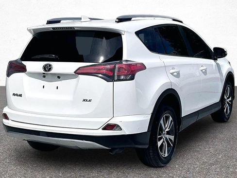 Certified 2018 Toyota RAV4 XLE FWD image 9