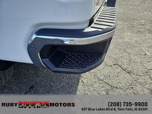 Used 2020 Chevrolet Silverado 2500 LT w/ Convenience Package image 28