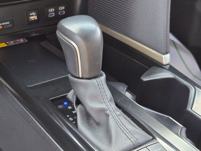 Used 2025 Toyota Camry SE FWD image 29