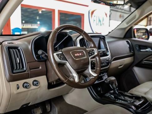 Used 2018 GMC Canyon SLT image 15