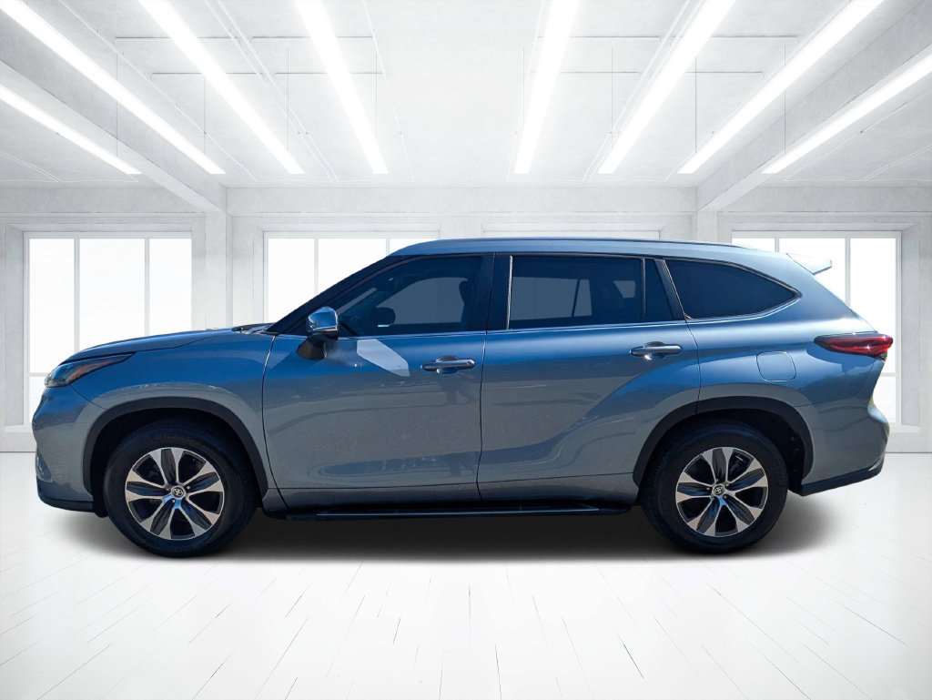 Used 2023 Toyota Highlander XLE FWD image 6