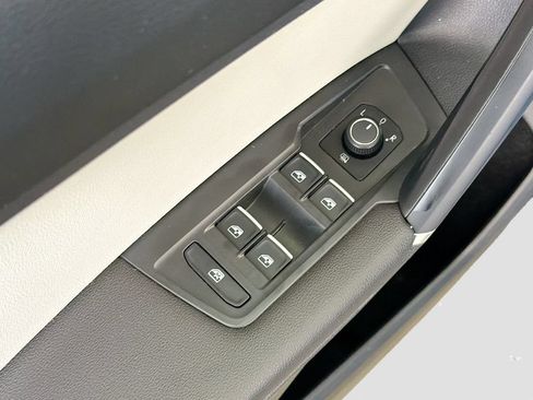 Used 2018 Volkswagen Tiguan SE w/ 3rd Row Seat Package AWD/4WD image 18
