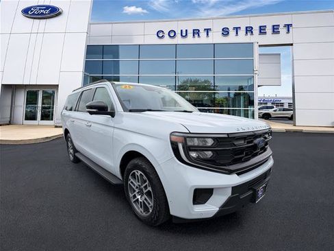 Certified 2025 Ford Expedition Max Active AWD/4WD image 5