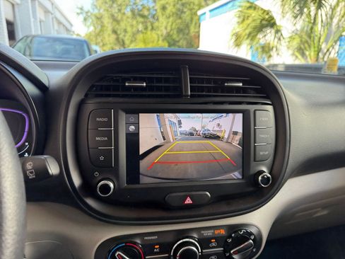 Used 2025 Kia Soul LX w/ Option Group 015 image 17