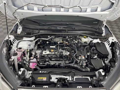 Certified 2024 Toyota Corolla Cross SE image 33