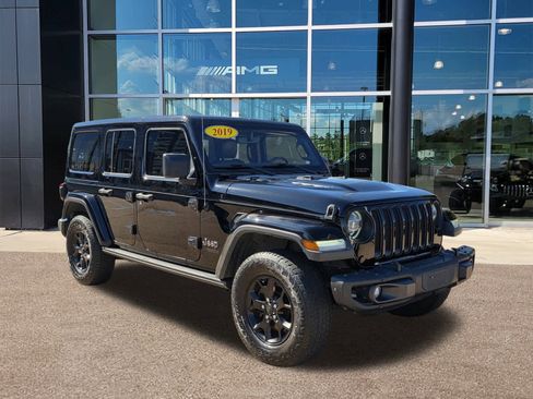 Used 2019 Jeep Wrangler Unlimited Sahara w/ Quick Order Package 24M Moab image 3