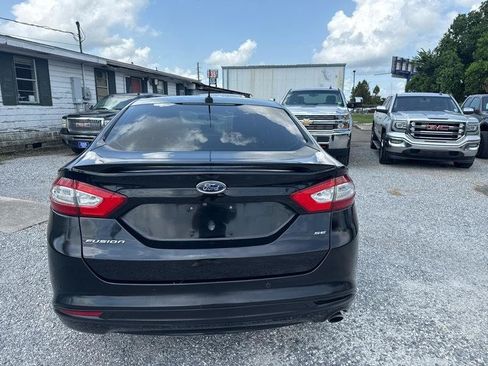 Used 2016 Ford Fusion SE FWD image 3