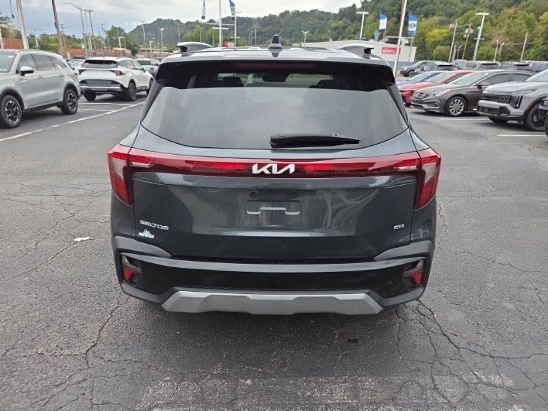 Used 2024 Kia Seltos EX AWD/4WD image 6