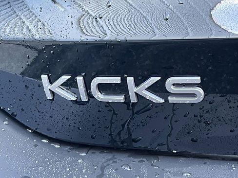 New 2025 Nissan Kicks SR w/ Illumination Package image 9